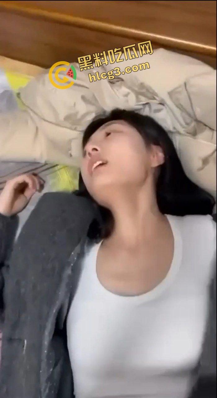 济南齐鲁闷骚母狗『袁倩倩』淫荡性爱视频泄密流出！刺激对白诱人射-4