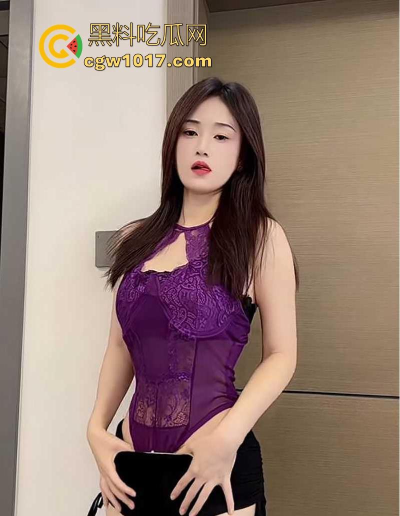 快手性感御姐网红【柠柠Smile】极品御姐暗藏媚骨，化身淫媚舞姬撩拨金主，咬唇自抚玩丝袜诱惑，真骚啊！-6