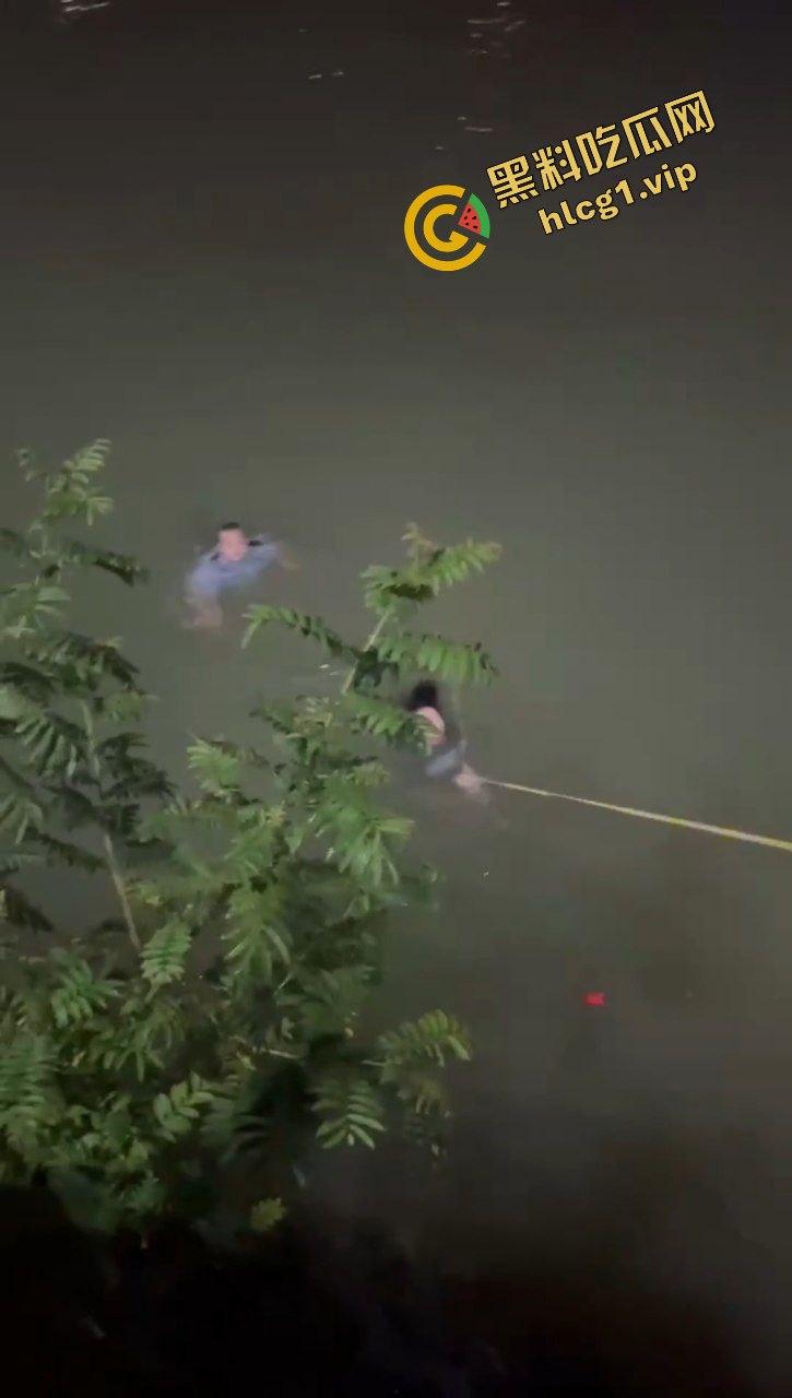 轰动全网！广西民警『李燮』为救抑郁跳河女孩 不幸溺水身亡！-14