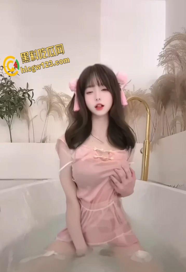 抖音200万粉【小马漫漫】兔女郎诱惑，黄瓜自慰模拟金主大鸡吧，娇喘淫叫到腿软！-8