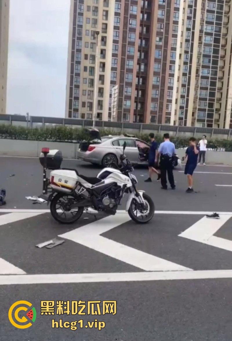 重口慎入！成都金丰高架发生一起惨烈车祸 货拉拉司机身体零件散落一地！-6