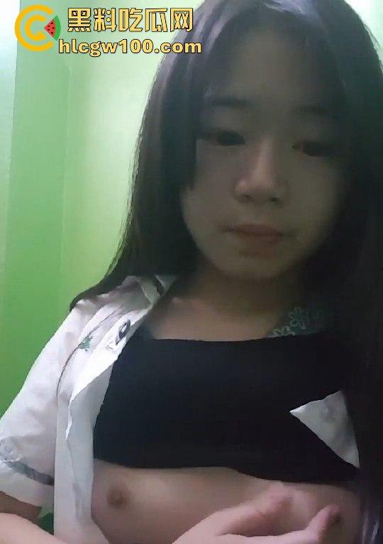 台湾清纯可爱处女【林如蓁】遭到网恋对象勾引，曝光了聊天记录以及自慰抠穴视频 独家爆料！！-9