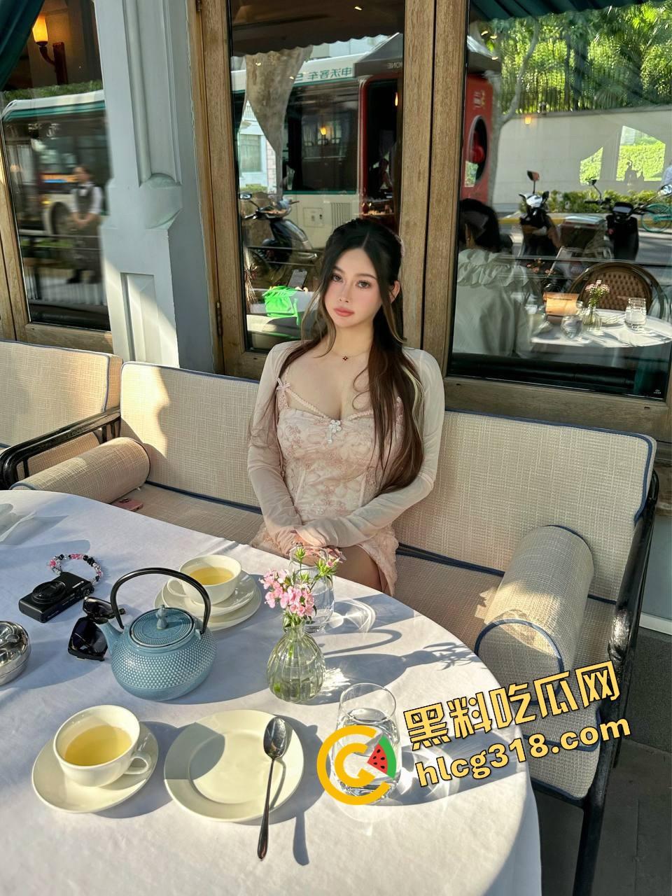 刚睡醒就被骑，表嫂穿着内裤坐上来，这开门见山姿势配上晨勃真的安逸，干完她还紧紧抱着我不撒手！-5