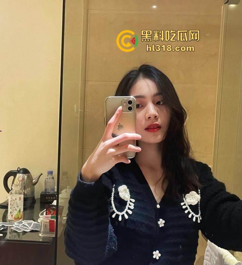 河南大学反差学姐【陈文静】出租屋跪舔侍奉，口技精湛堪比专业站街女，遭渣男恶意曝光流出！-2