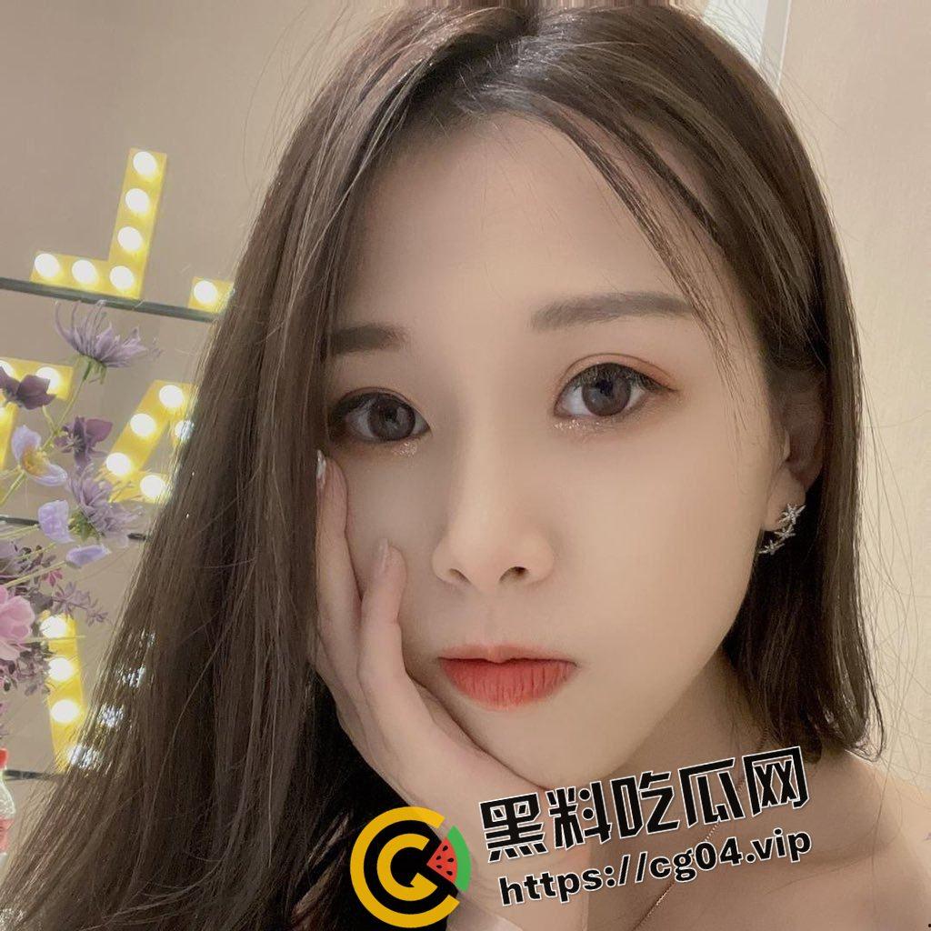 武汉大学大三反差婊学姐和摄影学弟不得不说的事情 学姐 如果我说我说我脱下你的裤子是为了艺术 你会相信吗-1