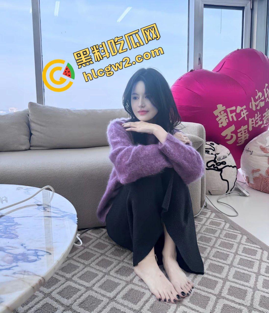 抖音蜜桃美臀擦边女网红『优优』凳子下腰大展骚臀!酒店上位骚夹肉棒!独家曝光!-6