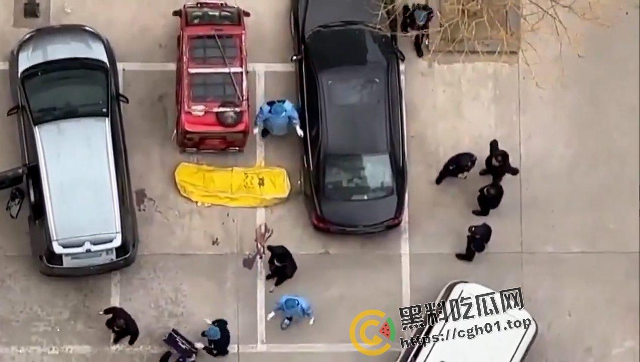 全网封锁消息!山东临沂大学停车场惊现本校学生尸体 自杀还是被掏器官?现场视频流出-5
