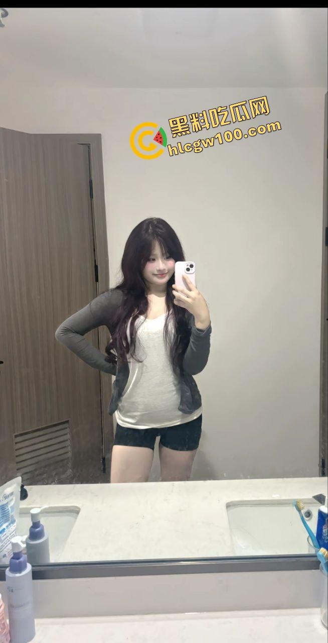 石家庄邮电职业极品微胖反差骚婊【肖绘彤】发骚露奶私拍泄密，大哥SM肛塞后怼肥臀！独家曝光流出！-4