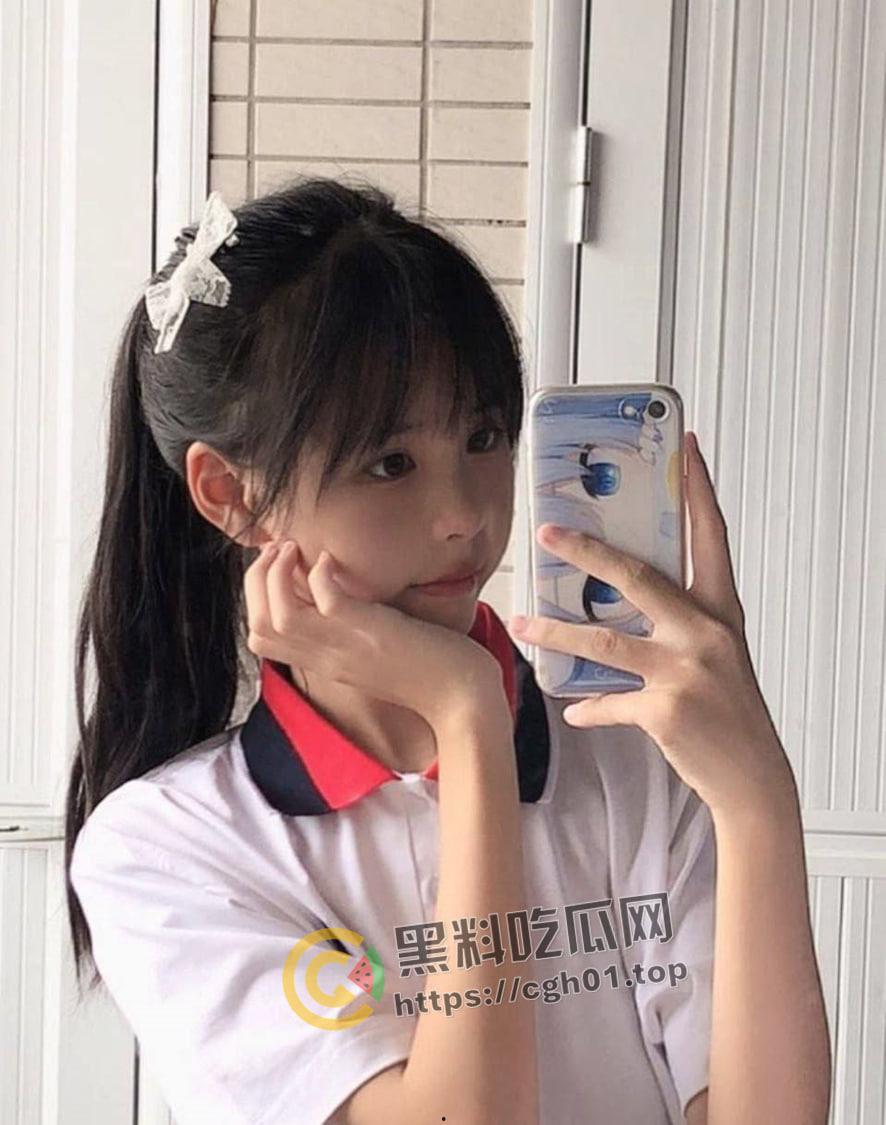网盘重磅流出！高中萌妹的初体验 校服这不比丝袜还加攻速-1