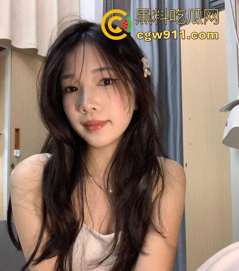 3000元一晚拿下江南大学【刘菲菲】长腿细腰小翘臀，B杯小乳粉嫩翘挺，从学霸到榨精尤物的转变！-9