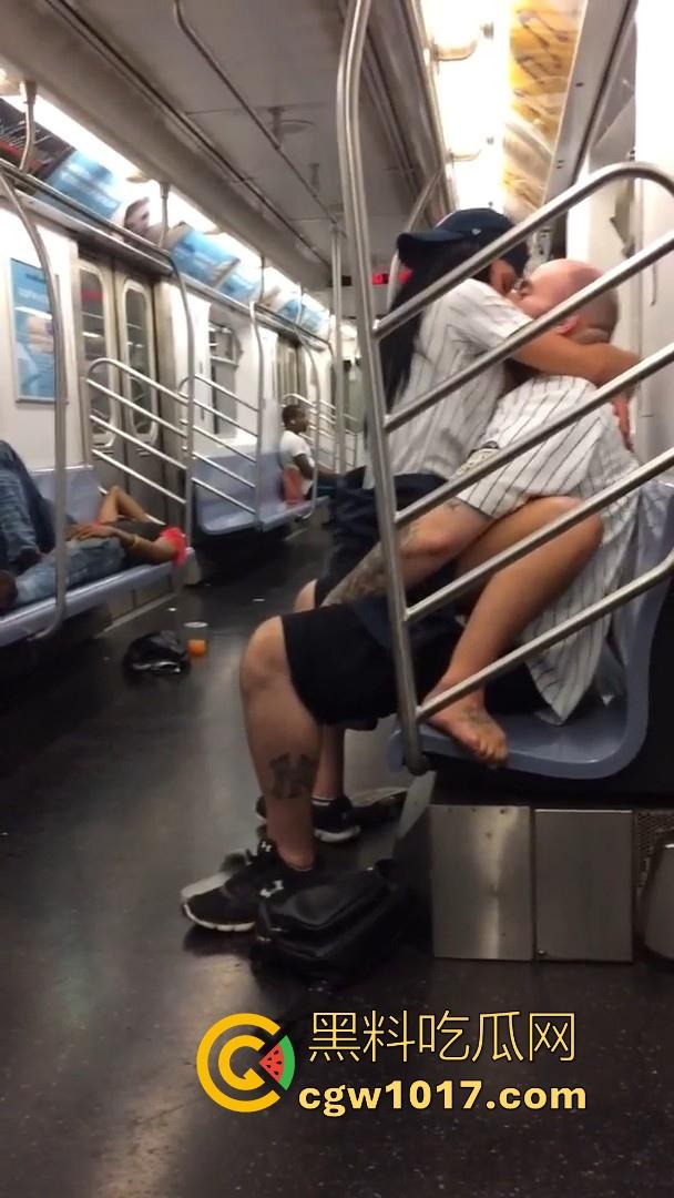 小编精选户外野战做爱视频，各种场景各种大胆做爱露出，无视众人猛插骚逼，只友你想不到的没有他们不敢操的！-8