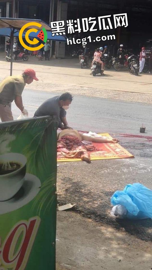 血腥慎入！越南男子钻车底自杀 下半身碾成肉酱 现场画面流出-3