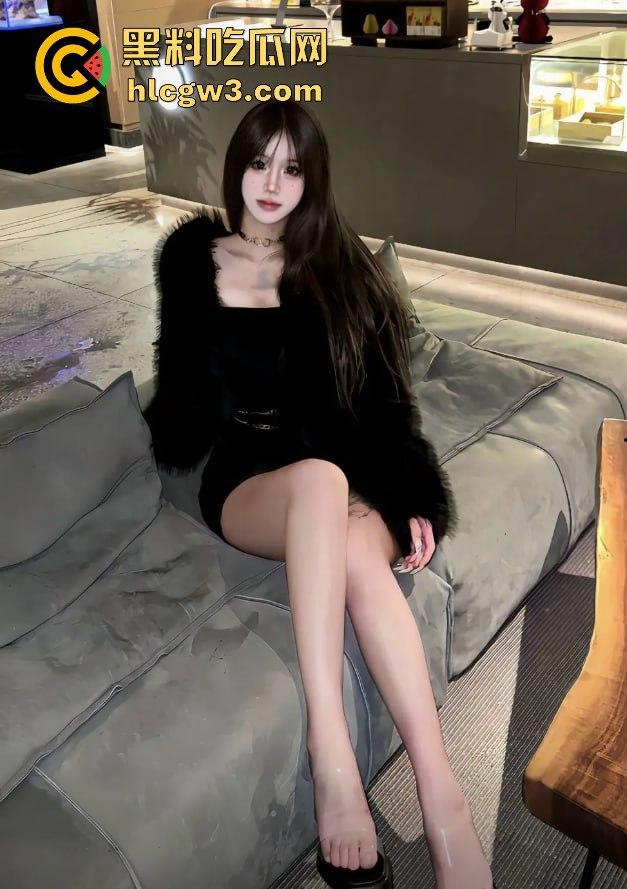 福建小骚货外围【晚安的羊】，抖音三个账号同时接单吸金，黑丝长腿制服勾瘾大哥，床上被打桩操到爬不起来！-3