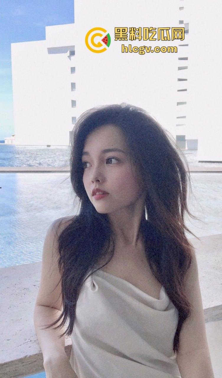 英国留学生【李苗天】不雅性爱自拍流出！和帅哥男友疯狂肉搏，尺度大到让人顶不住！-1