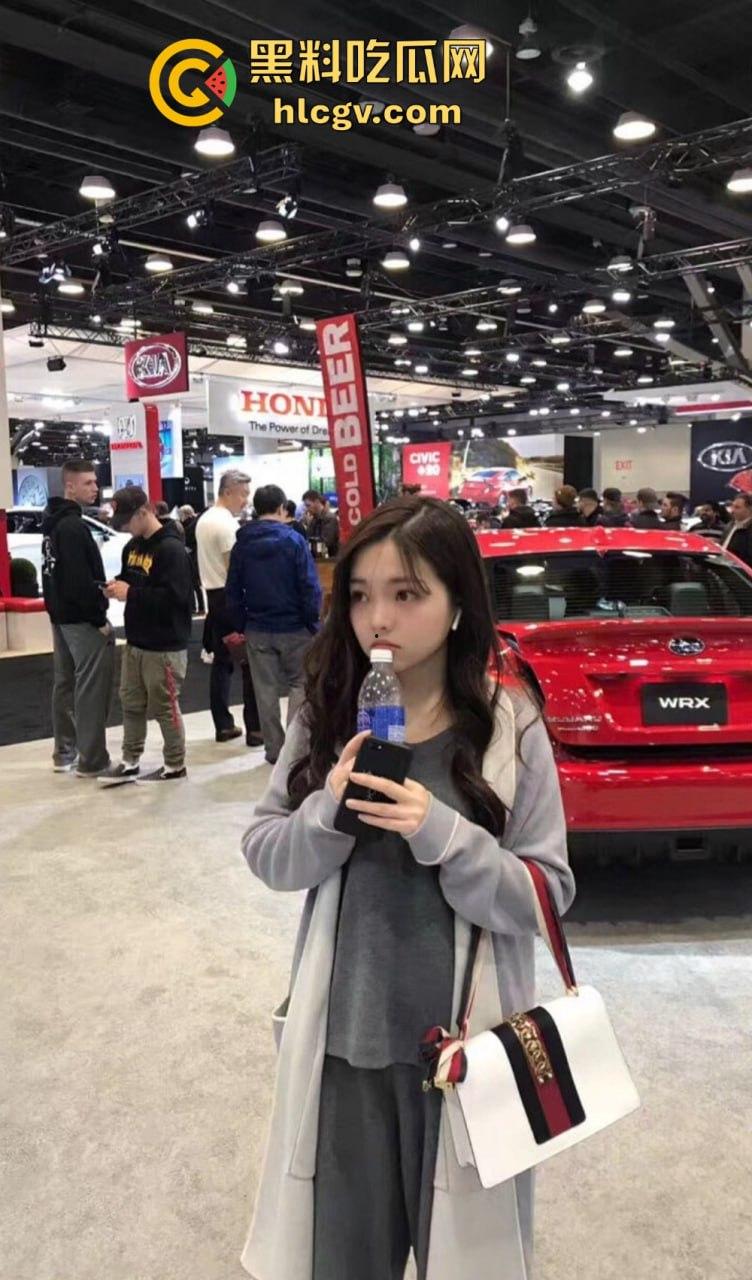 英国留学生【李苗天】不雅性爱自拍流出！和帅哥男友疯狂肉搏，尺度大到让人顶不住！-12