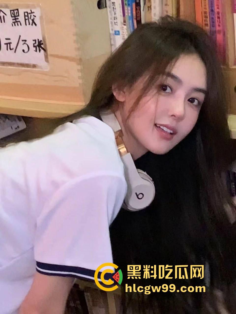 杭州美院【孙娜娜】白天射箭美少女晚上土豪专属母狗，户外露出极品美乳，回酒店换上黑丝制服撅屁股被干！-3