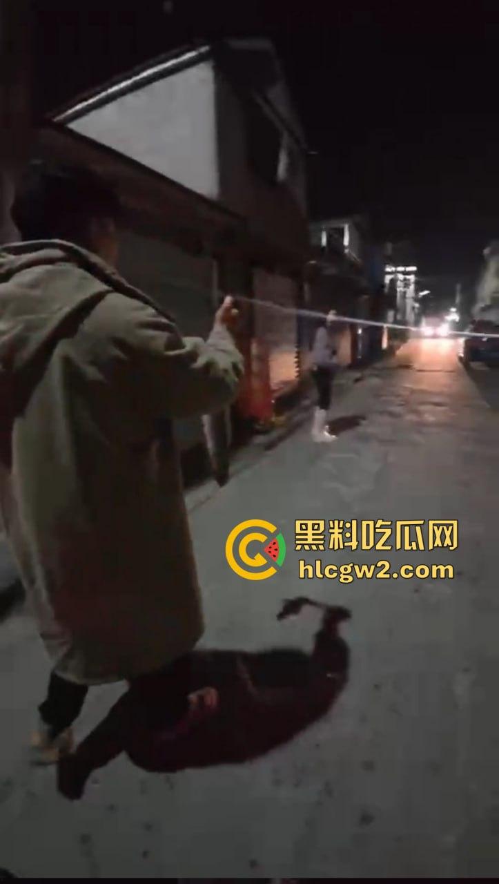 钓鱼佬想换小姐姐十分钟激情 拿条黄辣丁换草逼 小姐姐一脸嫌弃 把人当翘嘴钓呢?-7