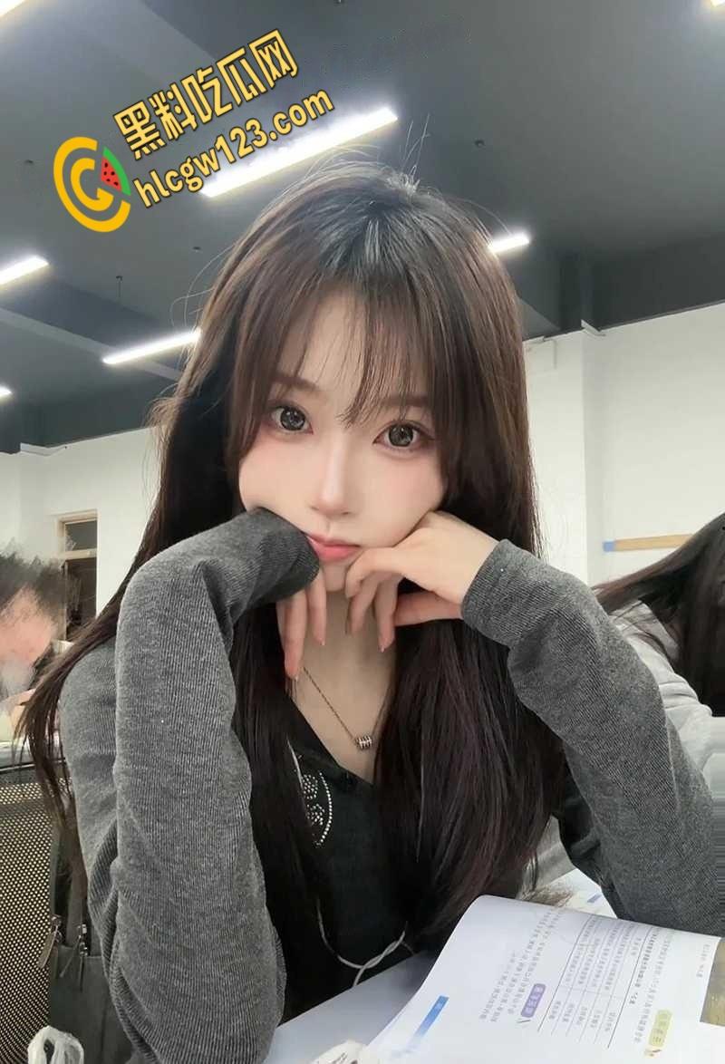 广西科技大学高颜值【陈曦】 , 渣男前男友曝光后入狂操，舔穴特写淫笑真是条母狗！-1