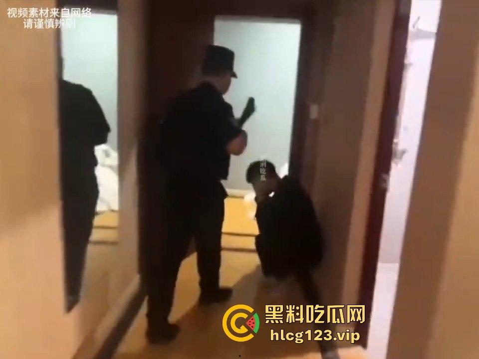 佤邦抓电信诈骗现场直播！一人六机连骗五线，正诈骗得起劲，警察直接端了！-10