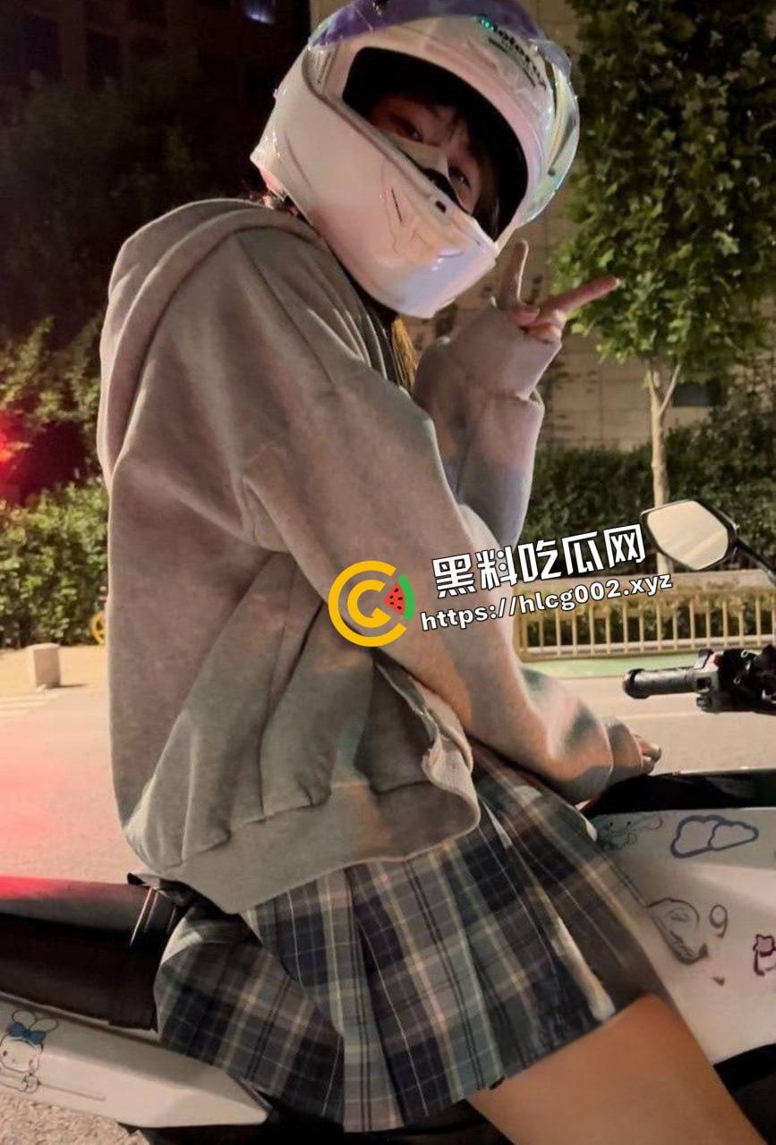 顶级约炮大神江南第一深情猎艳！无套内射04年JK机车萌妹 娇喘诱人！-2