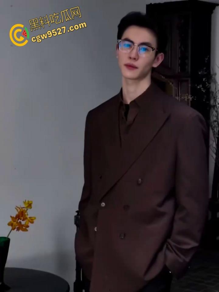 抖音气质男神网红【Amant】，骗炮视频被曝，美女主沦为精盆被玩半年，痞帅痴情人设彻底崩塌 !-2