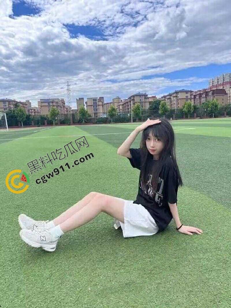 湖北清纯大一学妹李梓璐私密影片外流！稚嫩小穴被大鸡巴操弄，呻吟声勾人魂魄，反差萌感爆棚-2