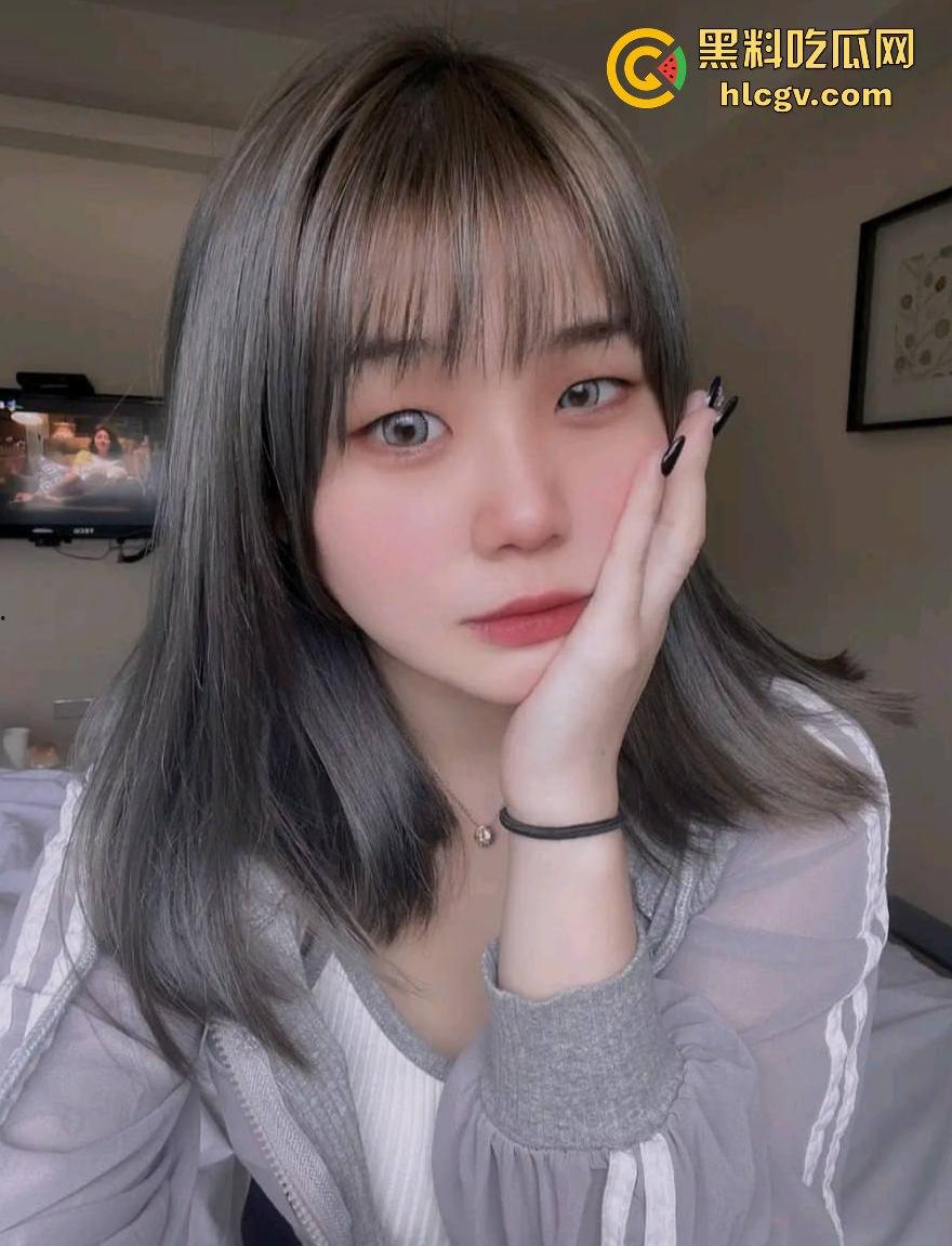 南昌花臂精神小妹【李皓钥】私密视频外流！纹身妹独自在镜头前扣逼放飞自我！-4