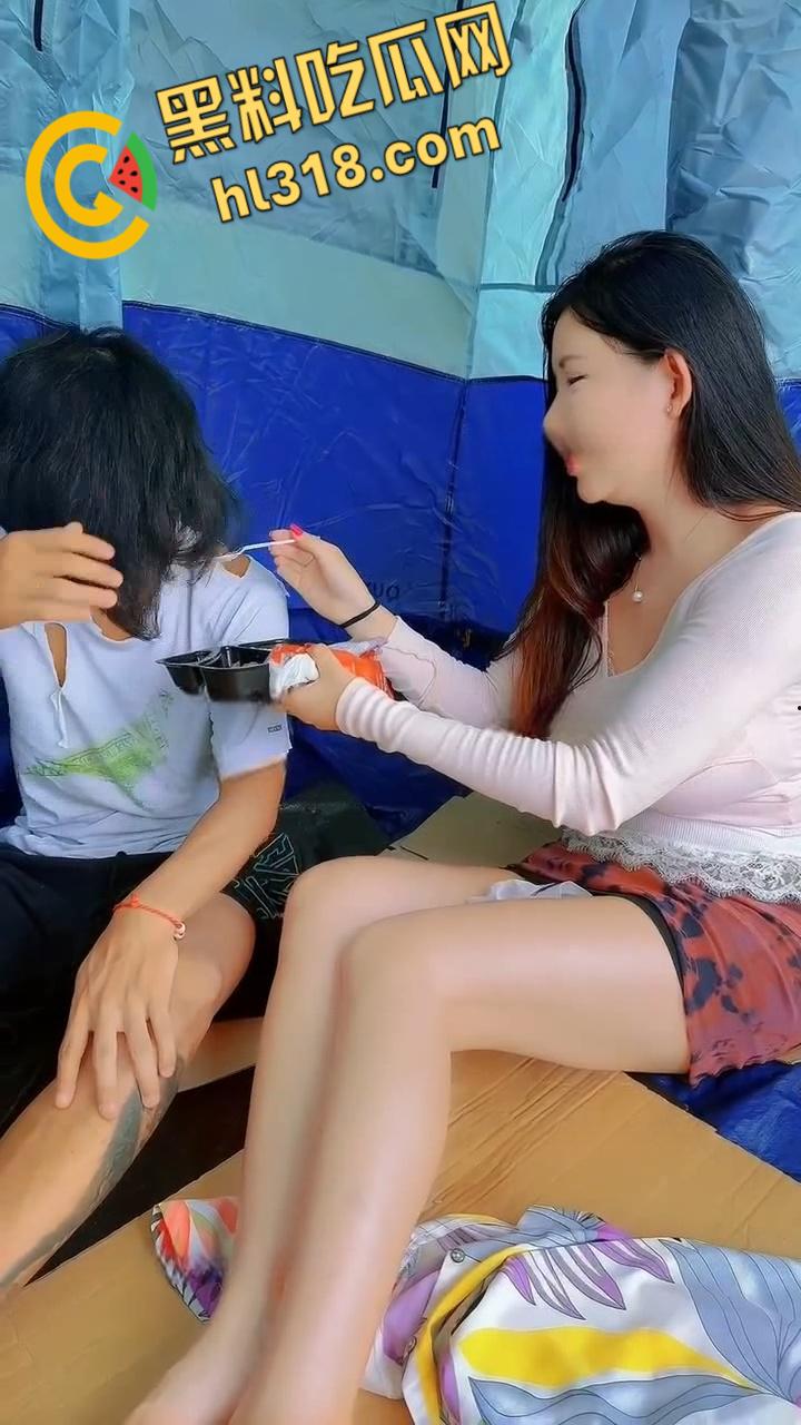 抖音极品尤物【李雅】，反差母狗化身性菩萨，野外勾引流浪汉做爱，爽到双腿夹紧翻白眼 ！-2