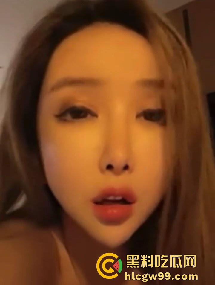 抖音十六万粉网红御姐【赵舒淇】献出露奶福利，性爱XO自慰寻高潮，露脸福利极具诱惑！-2