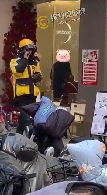 古茗店内惊现口爆老板，员工地下车库车震，梁山龙城广场沸腾了！-6