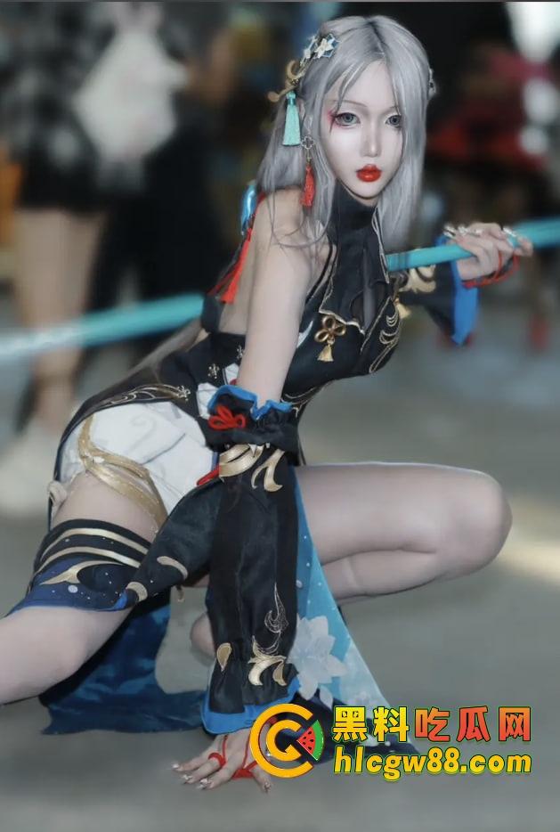 深圳车展『宫梦儿』靠露逼毛一天涨粉1万，车模个个会玩大秀骚操作质量逆天，这个行业真是卷疯了！-5