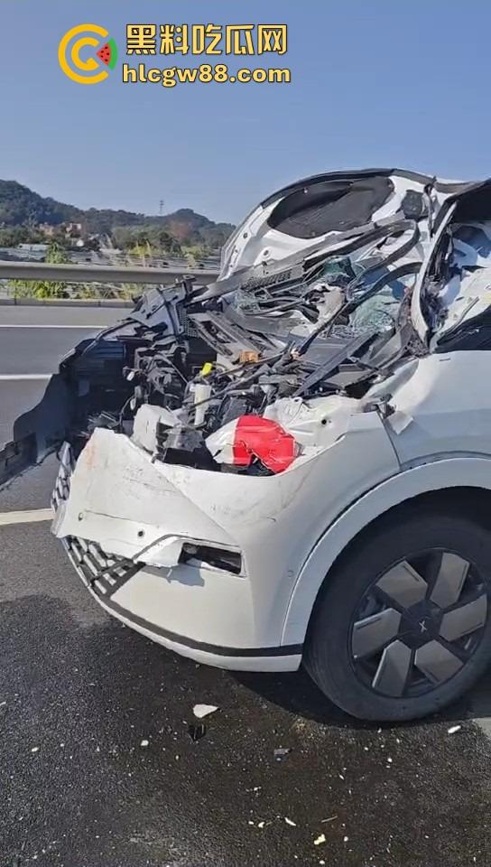广东小鹏智驾直接失智，高速接管30码直接撞上故障车，气囊都不弹，NGP一夜变NG死？-10