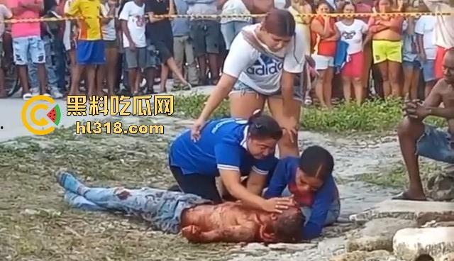 哥伦比亚双重谋杀案，疑似帮派报复，枪手杀害了不不尽兴，还要在死者头部猛踹几脚才愤愤离去，国外真乱！-9