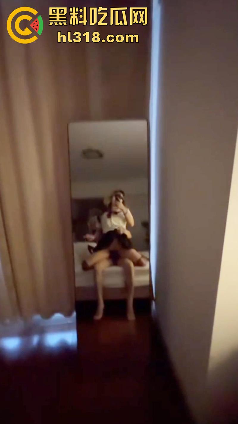 莆田快手长腿母狗【吐泡泡】，身材超赞的反差骚逼，醉酒喝多后，将做爱视频发送20多个群，只为找爸爸操自己！-10