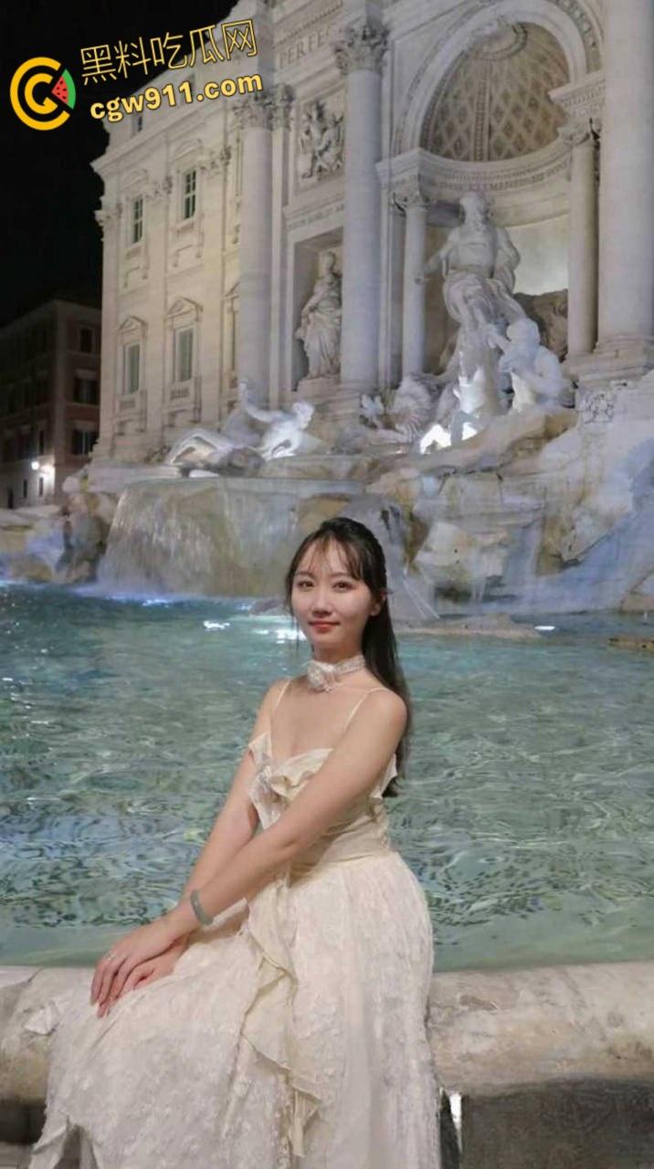 上海外国语大学【王静瑶】，性感御姐下海卖淫，屁眼还被灌入矿泉水调教，菊花还被大屌对着小便 ！-3