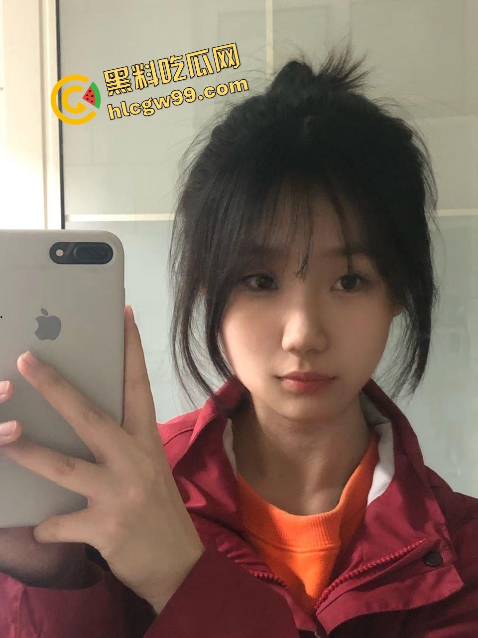 广西职高清纯马尾少女【杨佳琪】毕业进厂与混混宿舍打炮，全裸女上暴力后入输出！独家偷拍曝光流出！-2