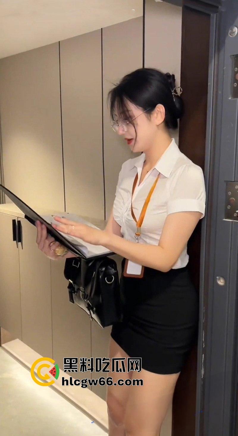 高能剪辑鬼才神作妈妈的骚活，操逼画面拼成大片，幻想加持爽到裤裆鸡巴冒火！-2