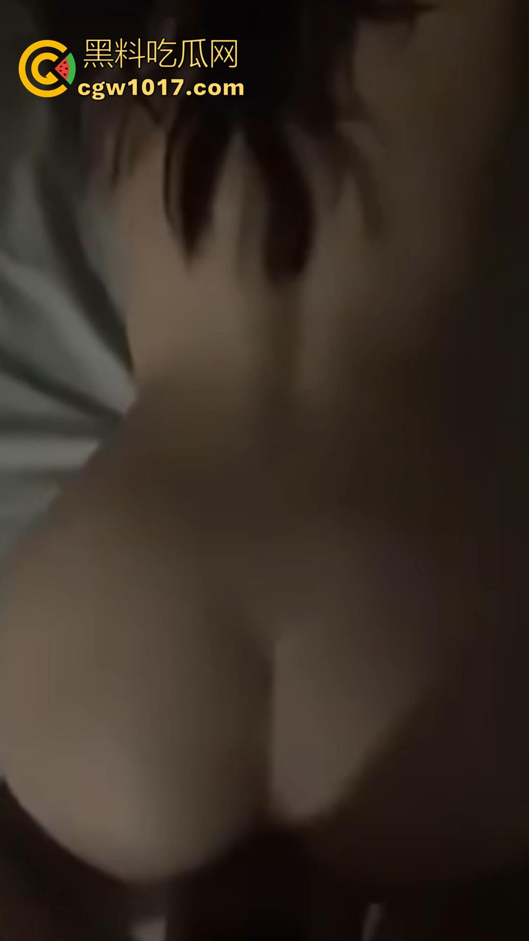 抖音颜值主播【悲伤以期】服侍榜一大哥视频遭泄密！情趣内衣跪舔金主巨屌，被按头强制深喉！视频曝光后直接销号跑路！-4