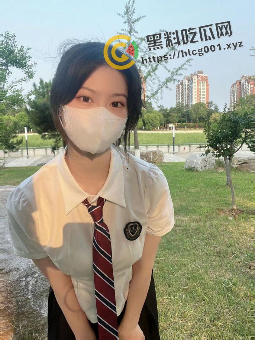 山东商务职业学院反差母狗【吴彩媚】02年幼师 背着男朋友找主人做母狗 露出 炮机 举牌认证 实名曝光-10