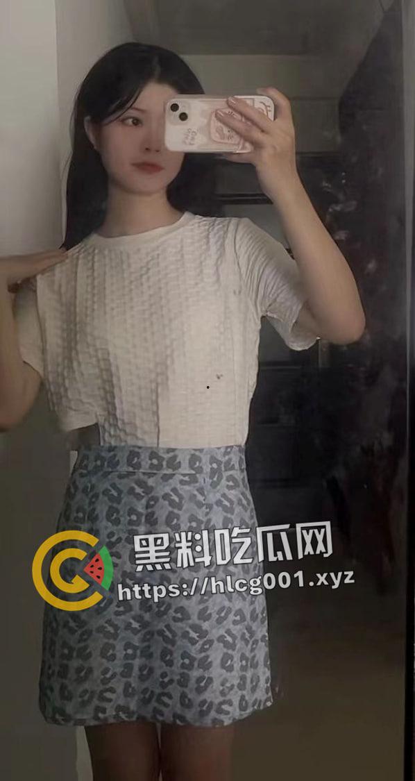 山东商务职业学院反差母狗【吴彩媚】02年幼师 背着男朋友找主人做母狗 露出 炮机 举牌认证 实名曝光-27