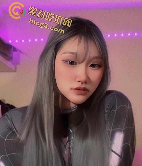 台湾白虎妹『silll_』性爱视频惊爆！前男友泄露IG巨乳网美私密片段，白虎馒头逼包裹性感至极！-4