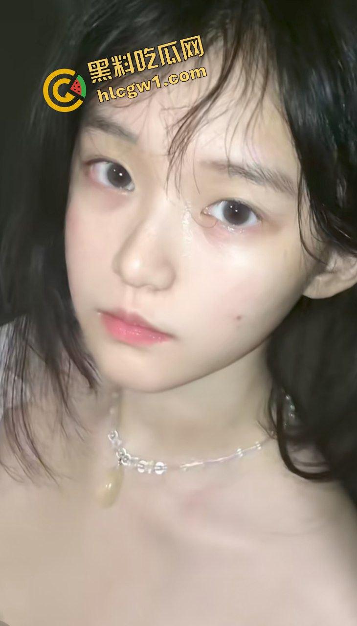 抖音155万粉丝清纯小太妹『一只忧郁的钢笔』嫩奶嫩逼反差嫩妹 与土豪蒙眼激情 独家曝光！-3