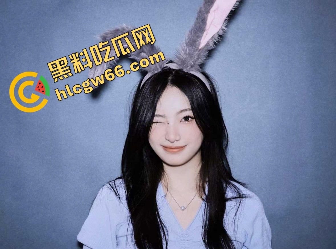 湖南大学清纯女【王丽】被操成狗，男友暴力口交多姿势爆操，小穴夹得死死，贱叫声听了就想操！-6