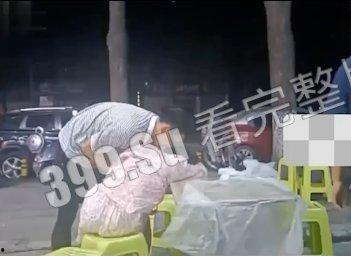 变态 往往拥有一颗大心脏 完全无惧世俗的眼光-9