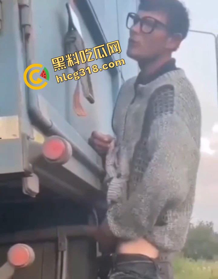 哥们太久没泄压，已经进入见洞就硬状态，见洞就想怼，马桶眼排气管、甚至风吹草动都能让他起反应！-4