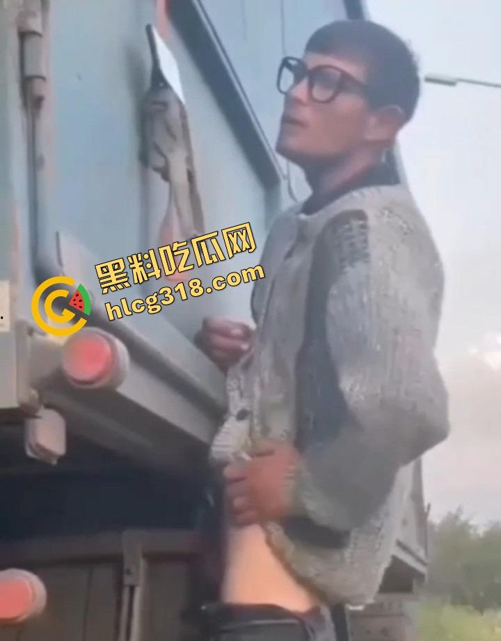 哥们太久没泄压，已经进入见洞就硬状态，见洞就想怼，马桶眼排气管、甚至风吹草动都能让他起反应！-7