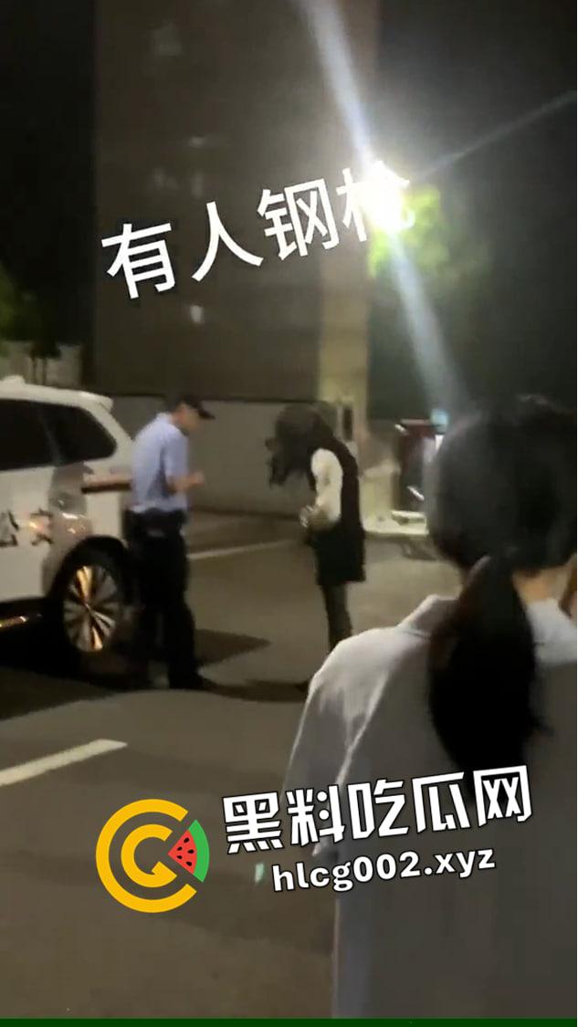 湖南长沙职业技术学院 男扮女装进女生宿舍猥亵  被抓到当众处刑 这就是大屌萌妹吗-5