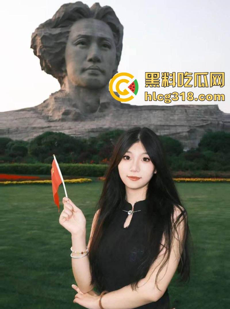 南宁师范学院清纯学姐【林嘉怡】被男友泄露性爱视频，反差淫荡母狗，情趣装下骚气十足！-1