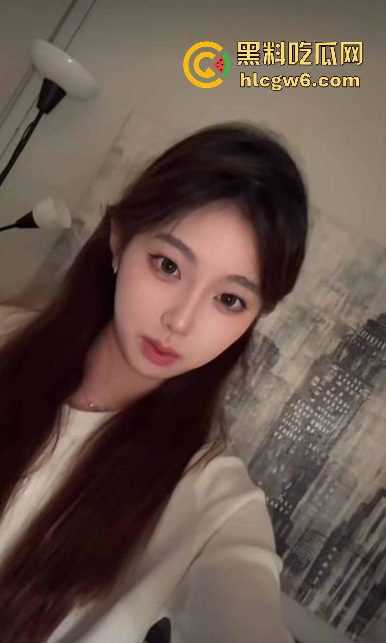 上海舞蹈生【刘静雯】视频泄露，车库男厕所双场狂操，清纯小浪货玩到腿软尿湿地，骚浪得让人头皮发麻！-7