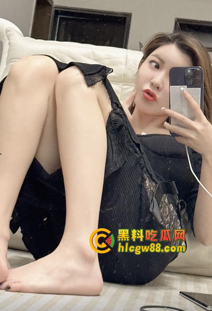 83万粉吃鸡博主SM调教女粉玩线下吃鸡，骚货穿着正宫拖鞋喷水，被绿前女友『李田真』爆料！-12